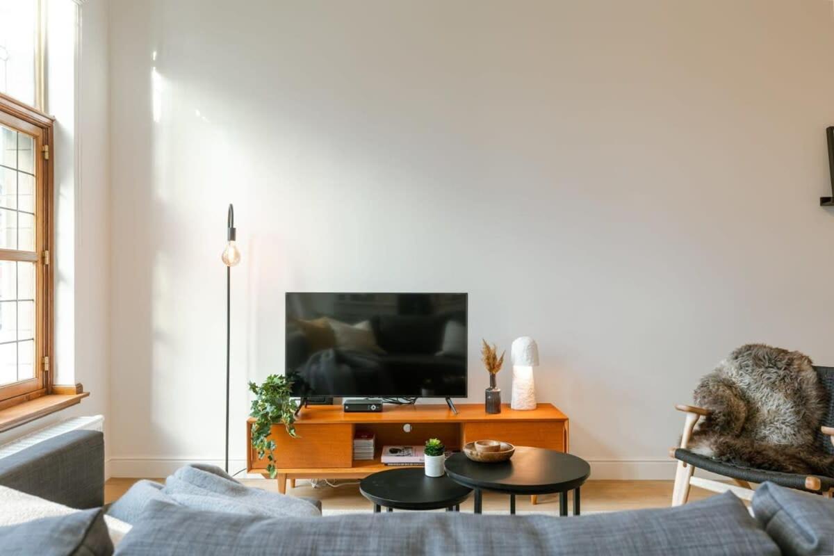 Huswell - Modern Apartment Located At Historical Main Square Антверпен Экстерьер фото