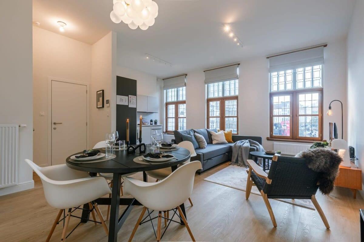 Huswell - Modern Apartment Located At Historical Main Square Антверпен Экстерьер фото